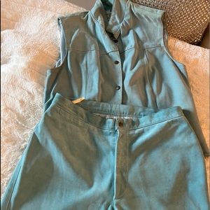 Women 2 piece suede pant suit size 10 in good condition. Bundle and save